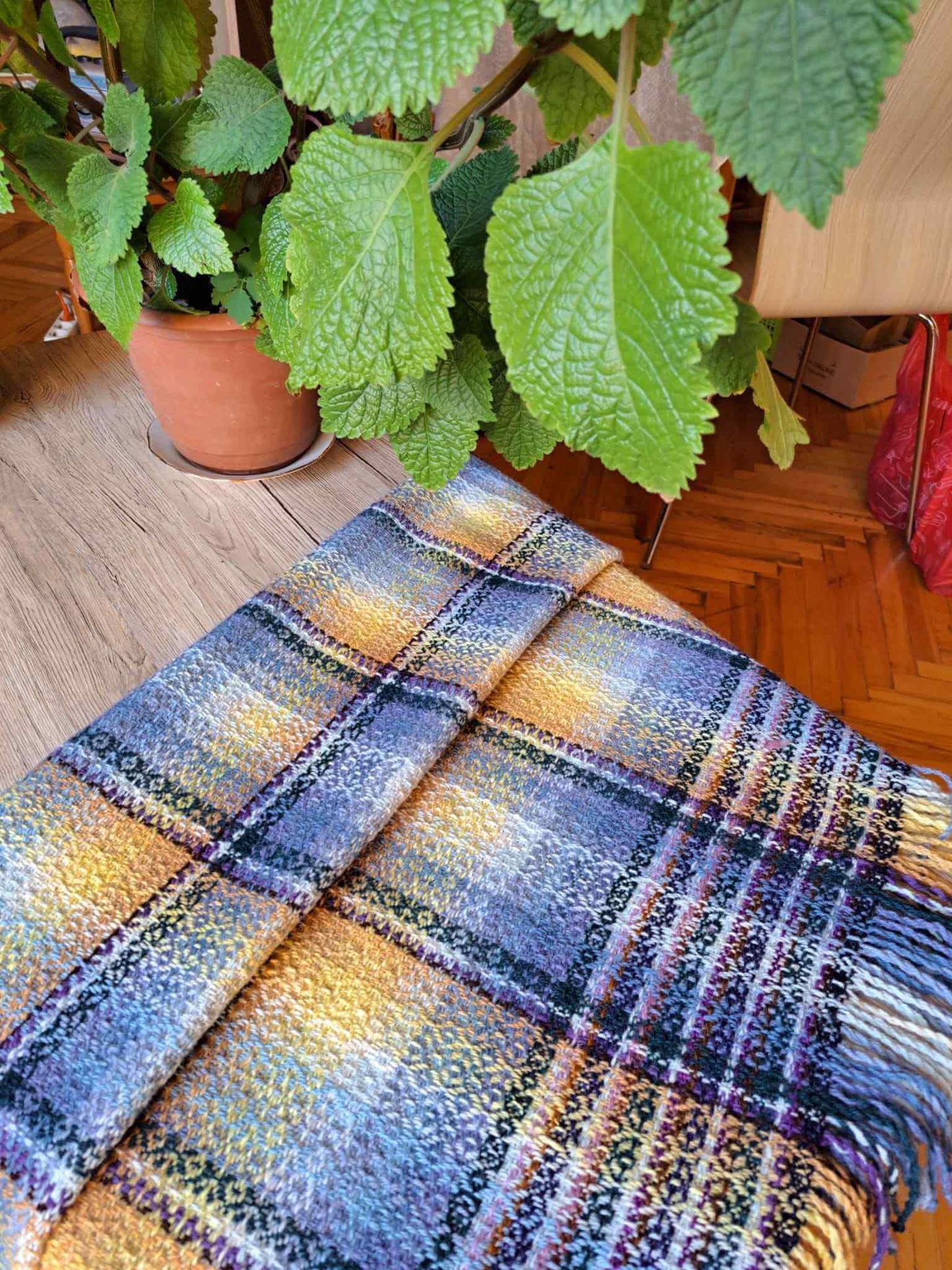 Woven woolen scarf "Color interplay"