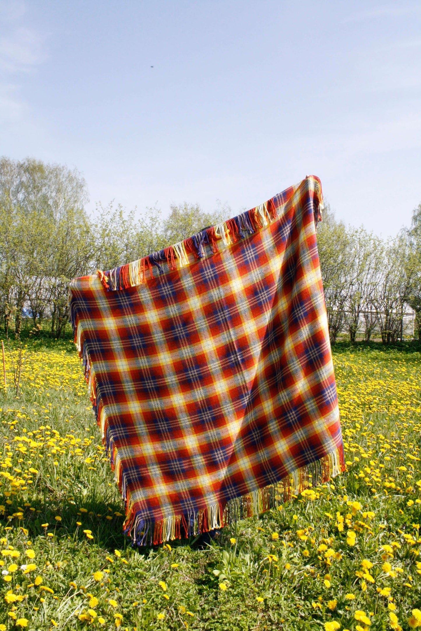 Hand woven half-wool shoulder scarf "Sun play"